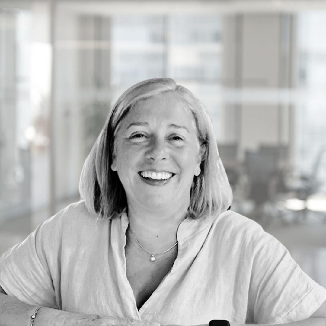 Lucinda MacDonald-Robinson